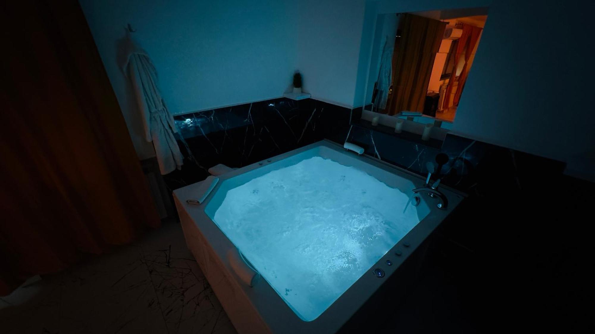 Hedonist Spa Jacuzzi Sarajevo Free Parking ภายนอก รูปภาพ